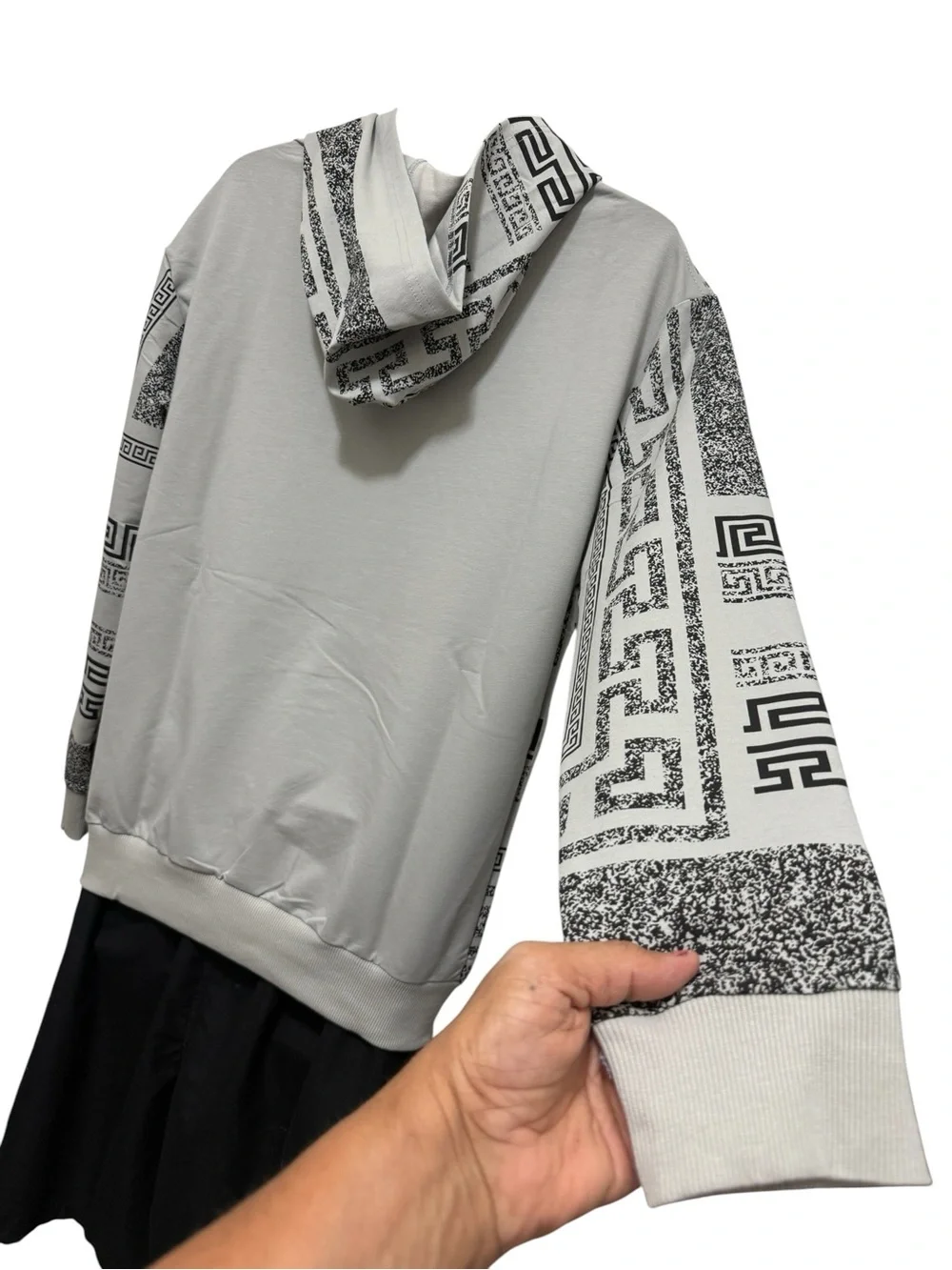 LAVERITA Graphic Pattern Hooded Sweatshirt in Black and Cream. New with tags